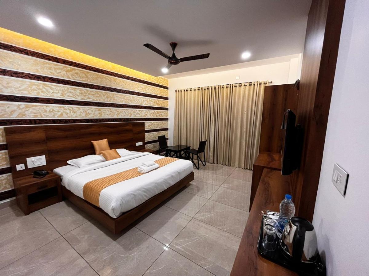 Hotel Woodlark Kattappana Exterior foto