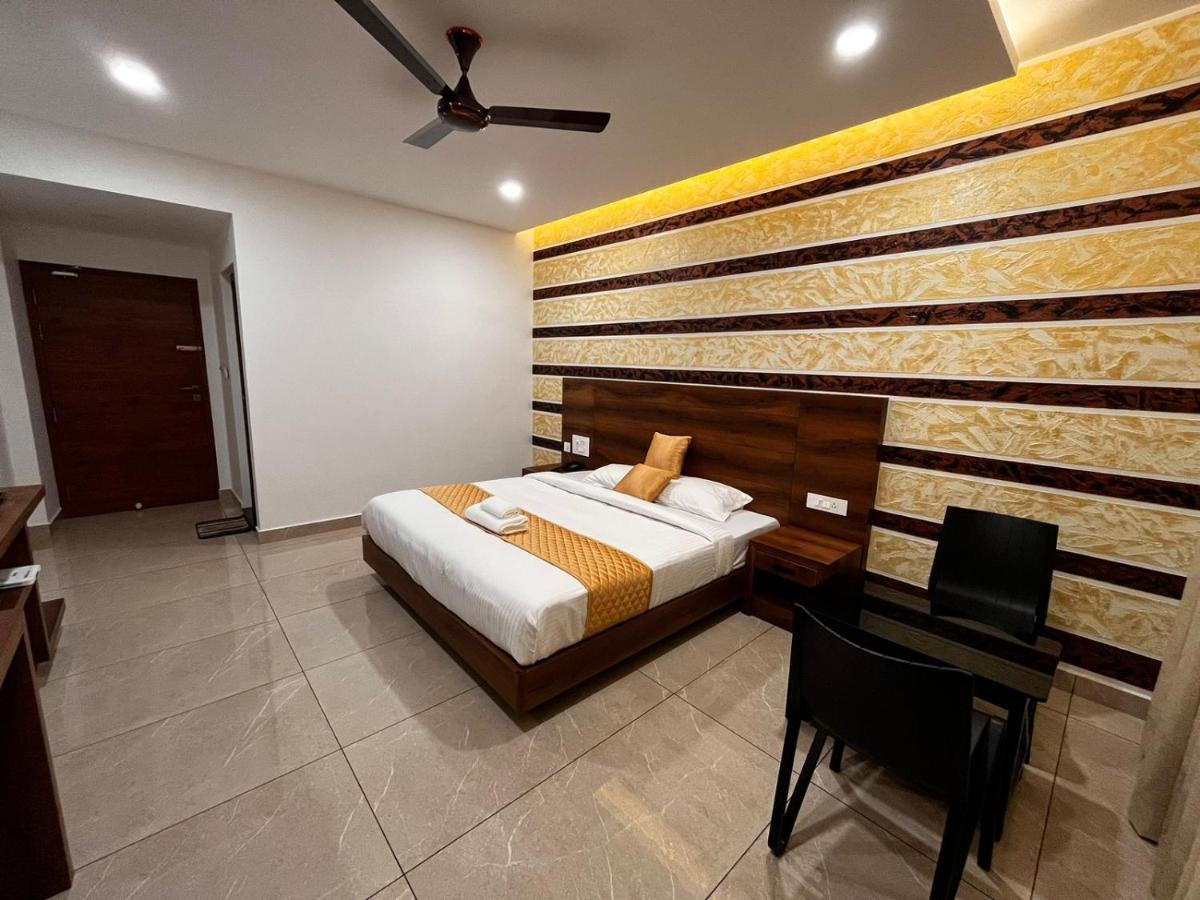 Hotel Woodlark Kattappana Exterior foto